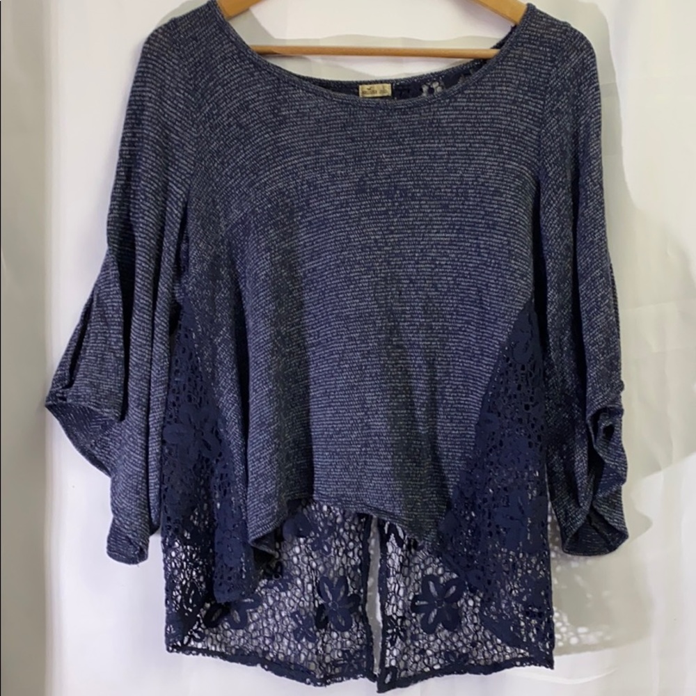 Hollister Top size Large